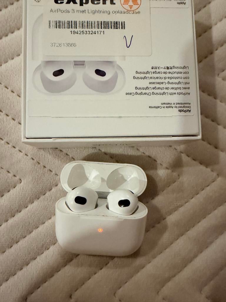 Apple AirPods 3 met Lightning oplaadcase - Gebruikt, Telecommunicatie, Mobiele telefoons | Oordopjes, Ophalen of Verzenden, Gebruikt