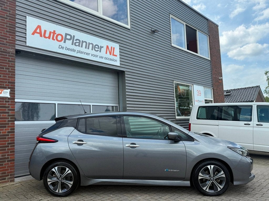 Nissan Leaf Tekna 40 kWh! 360 Camera! Bose! Navi!, Gebruikt, Zwart, 150 pk, Leder en Stof