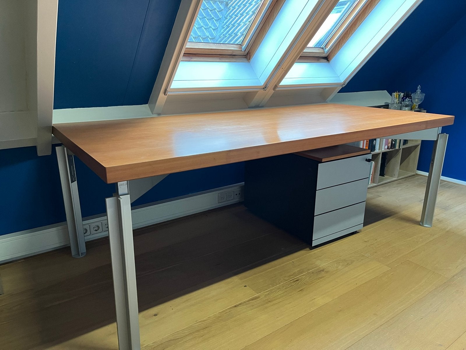 Grote verstelbare BULO kantoortafel, Zit-sta bureau, Gebruikt, Hout, Ophalen of Verzenden