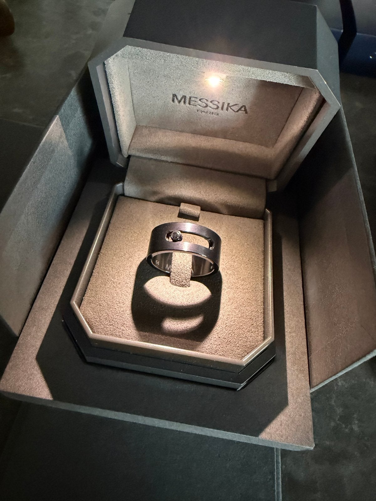 Messika Paris Ring - Zwart met Diamant, Zwart, Ophalen of Verzenden, Zo goed als nieuw, Dame of Heer