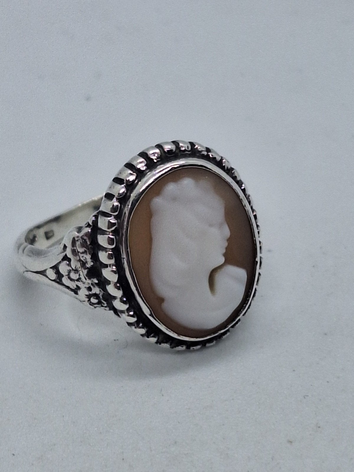 Zilveren Camee Ring - Vintage in Prachtige Conditie, Sieraden, Tassen en Uiterlijk, 18 tot 19, Ophalen of Verzenden, Zo goed als nieuw
