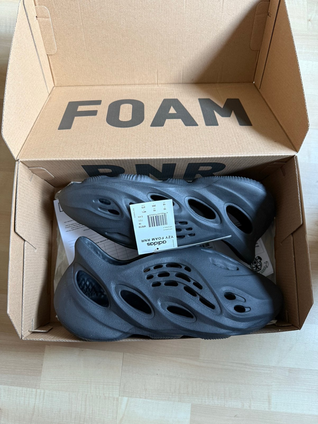 YEEZY FOAM Runner (44,5), Zwart, Nieuw, Ophalen of Verzenden, Sneakers of Gympen