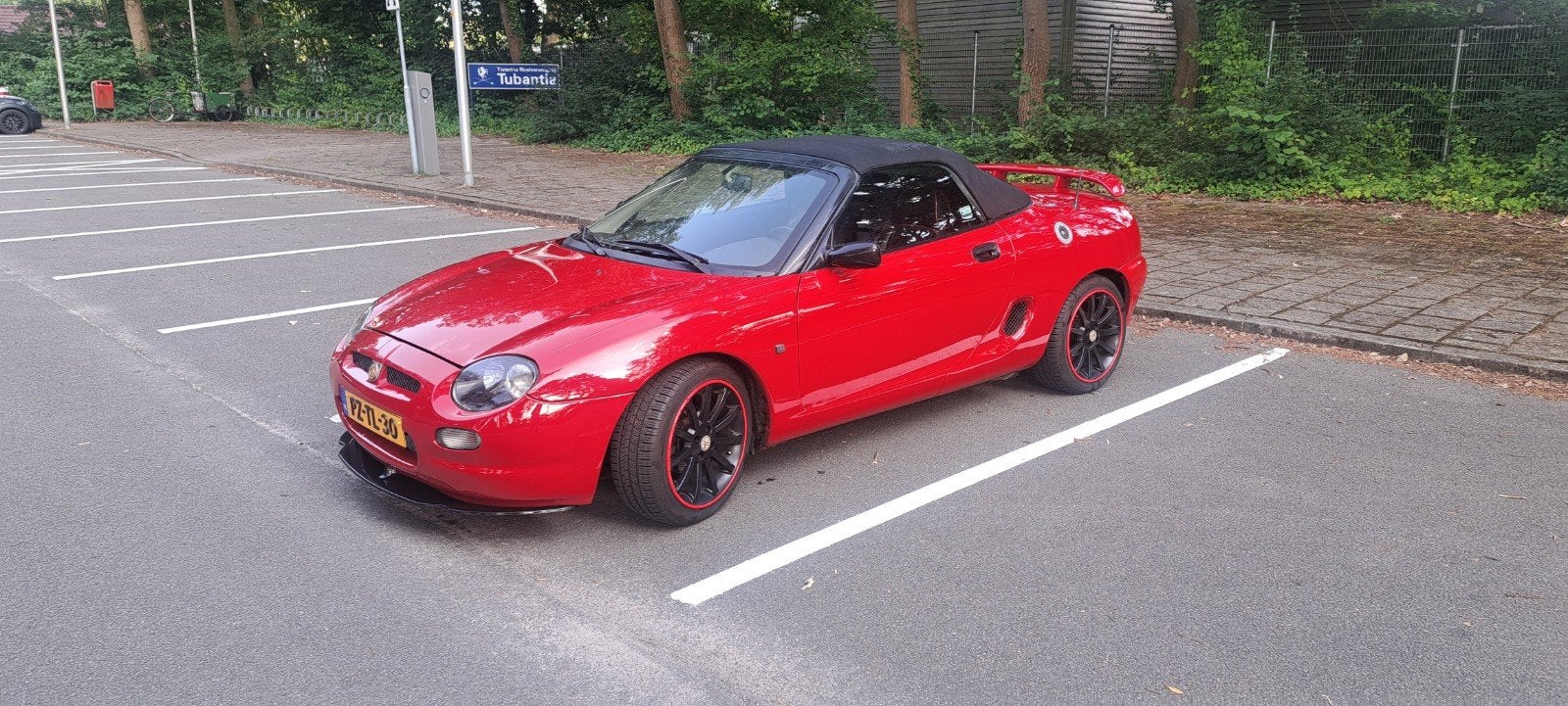 MG F 1.8 I 1997 Rood, Auto's, MG, Achterwielaandrijving, 1049 kg, Zwart, 4 cilinders