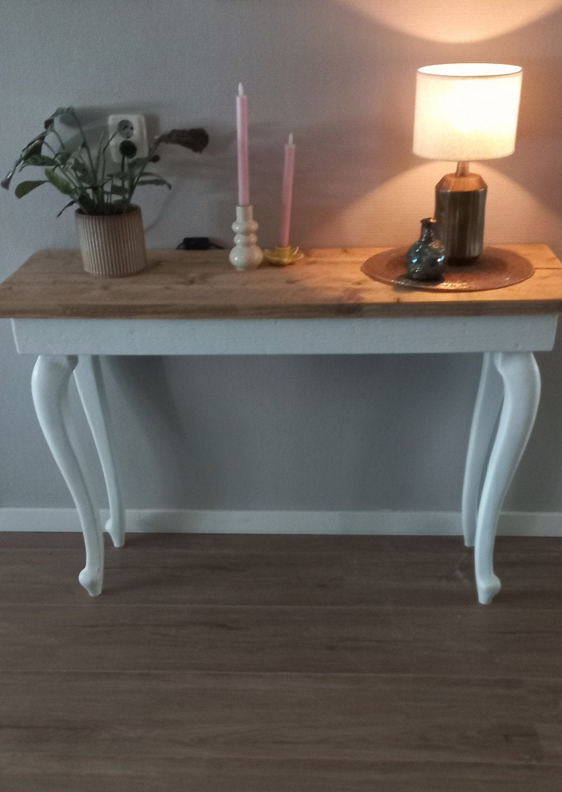 Sidetable  met houten blad en witte poten, Ophalen, Zo goed als nieuw, 75 cm of meer, Landelijk, Modern