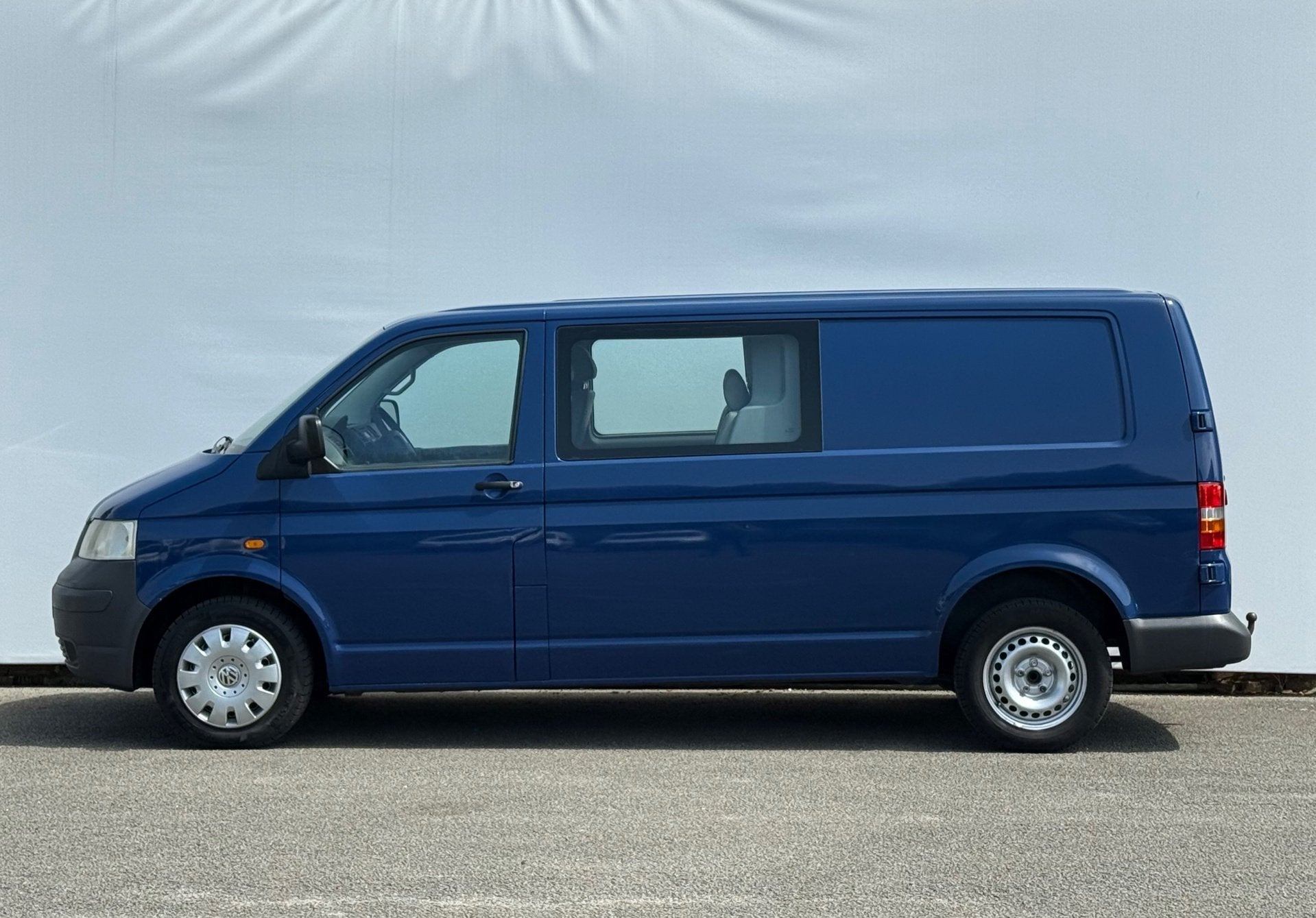 Volkswagen Transporter 2.5 TDI 340 Budgetline DC Dubbel Cabi, Auto's, Bestelauto's, Voorwielaandrijving, Stof, Gebruikt, Origineel Nederlands