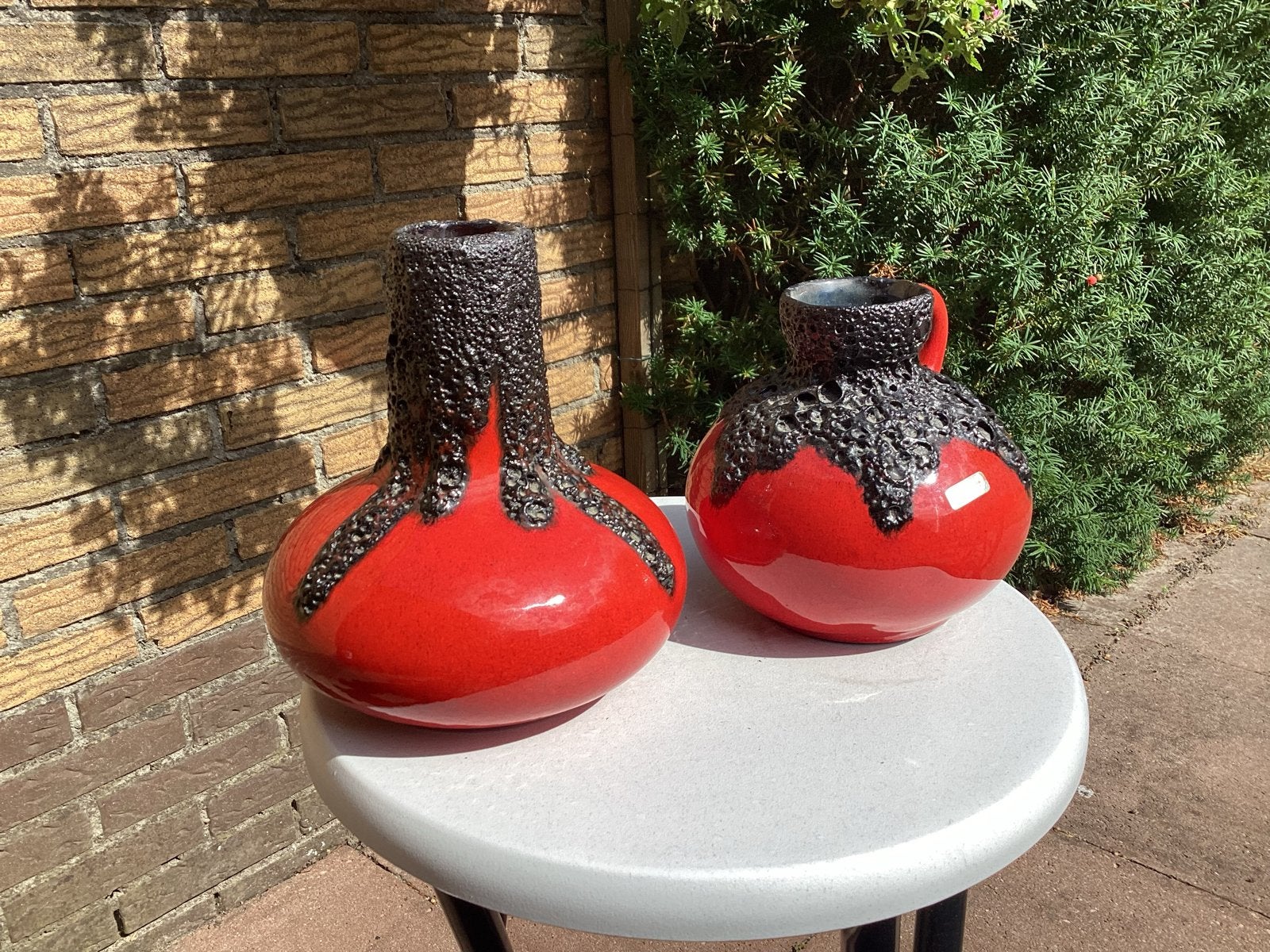 Set van 2 Roth Fat Lava Vazen - Rood & Zwart Keramiek, Ophalen of Verzenden, Gebruikt, Rood, Steen/keramiek