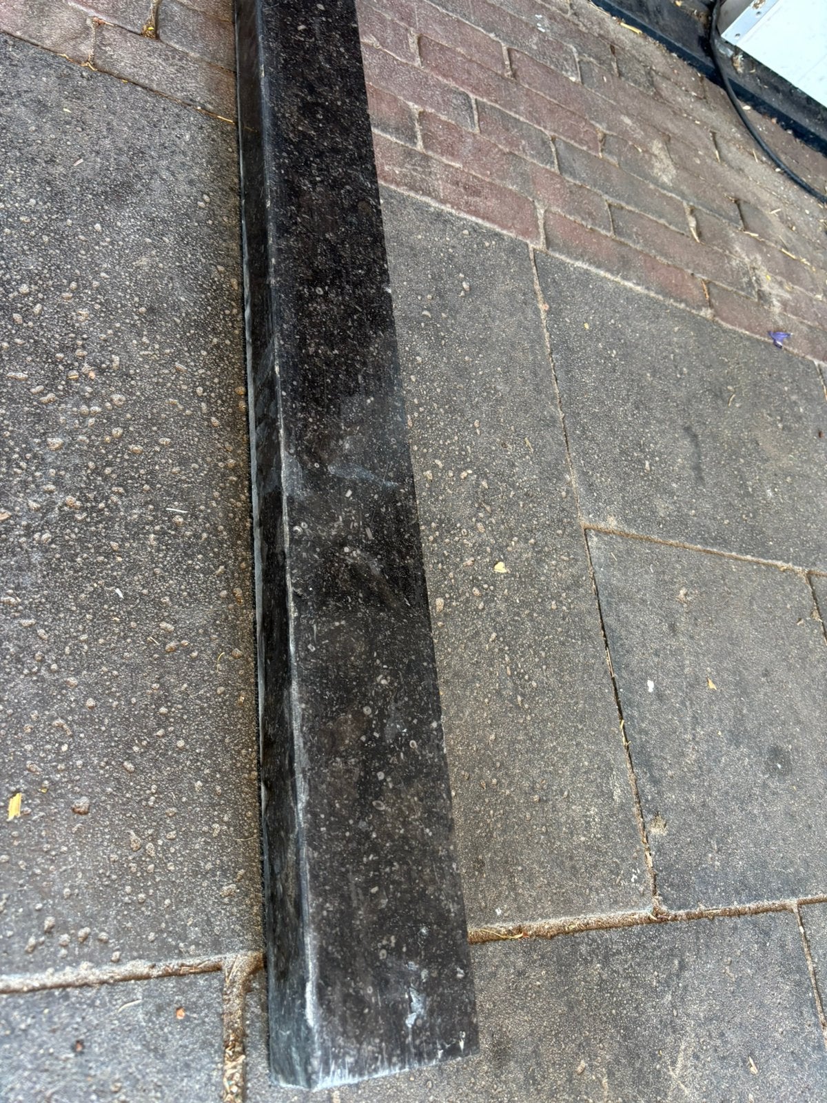 Hardstenen dorpel antracietgrijs, Doe-het-zelf en Verbouw, Plinten en Afwerking, Ophalen of Verzenden, Zo goed als nieuw, Hardsteen