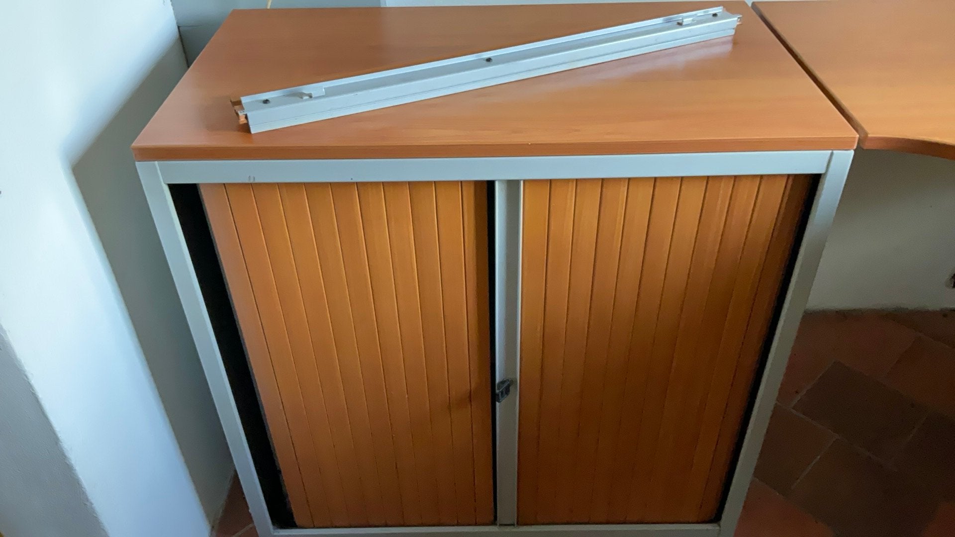 Bureau en twee kastjes, Ophalen, Gebruikt, 50 tot 100 cm, Minder dan 100 cm