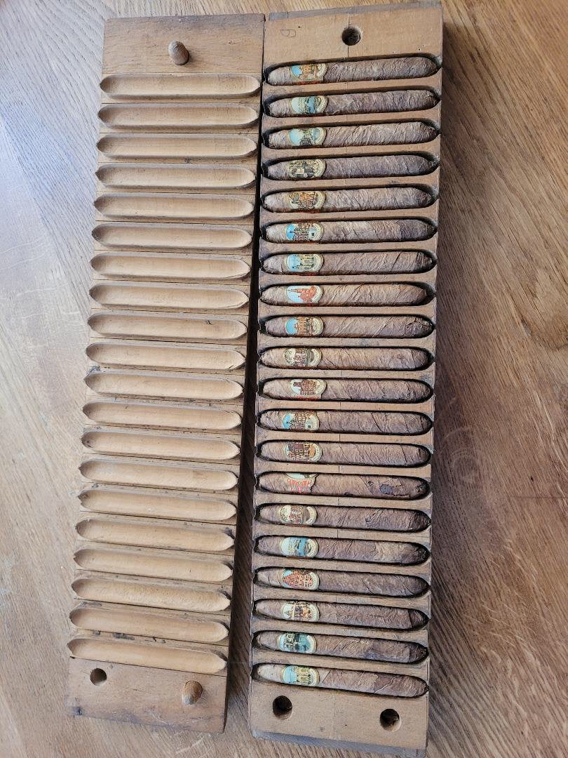 Sigaren, Verzamelen, Rookartikelen, Aanstekers en Luciferdoosjes, Ophalen, Zo goed als nieuw, Tabaksdoos of Verpakking