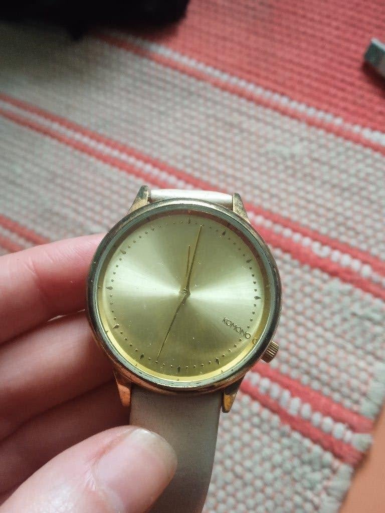 Gouden look dames horloge - Komono, Overige merken, Leer, Verzenden, Polshorloge