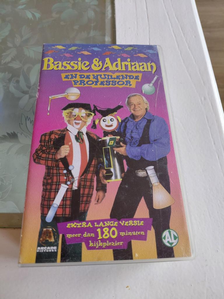 Bassie en Adriaan en de Huilende Professor Dubbel VHS BOX, Gebruikt, Alle leeftijden, Kinderprogramma's en -films, Overige typen