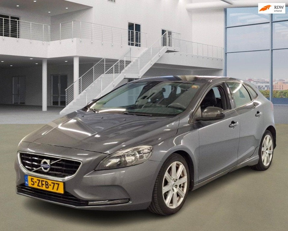 Volvo V40 1.6 D2 Momentum NAVI PSENSOR CRUISE 2 X SLEUTELS, Euro 5, Gebruikt, Zwart, 4 cilinders