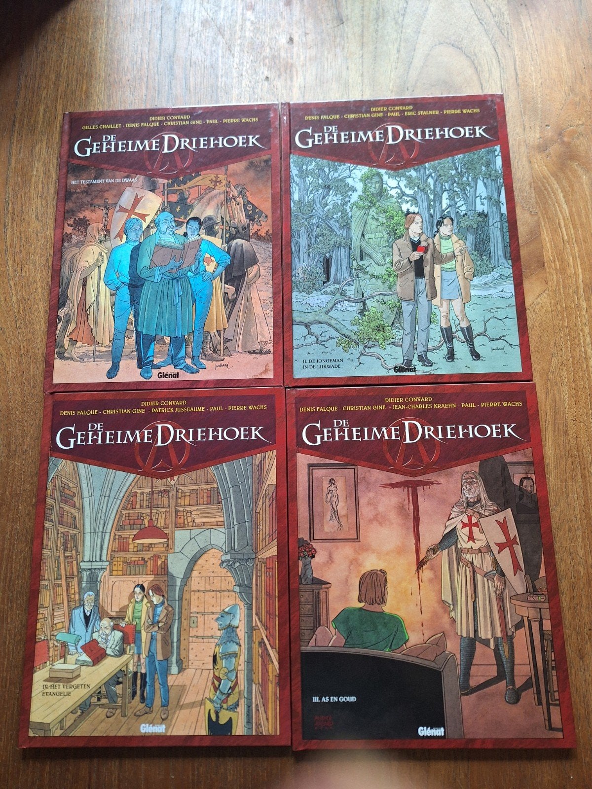 te koop serie de geheime driehoek hardcover, Boeken, Eén stripboek, Ophalen of Verzenden, Zo goed als nieuw