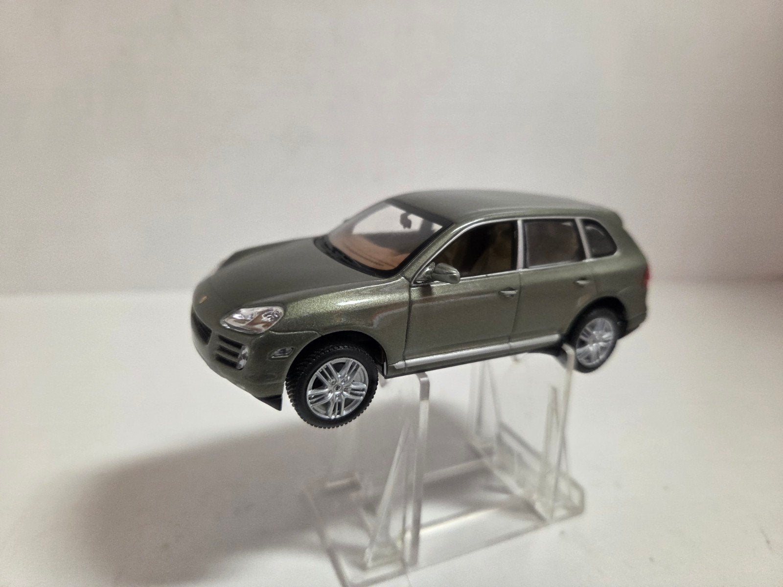 Minichamps Porsche Cayenne 1:43, Hobby en Vrije tijd, Modelauto's | 1:43, Auto, ., Ophalen of Verzenden, Zo goed als nieuw