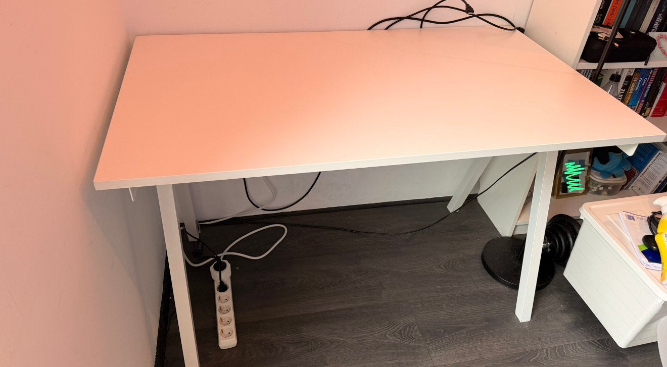 SPOED - IKEA TROTTEN bureau, wit, nette staat, Huis en Inrichting, Ophalen, Zo goed als nieuw, IKEA, Wit