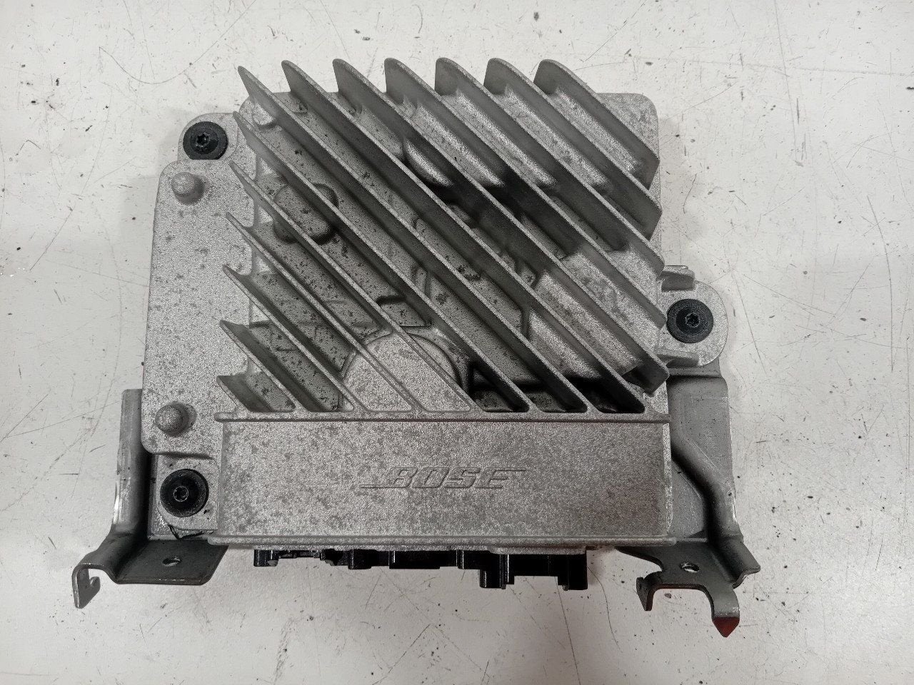 Versterker Renault Scénic, Ophalen of Verzenden, Van der Ven Autorecycling B.V., Onderdelen@venauto.nl, Ettenseweg 76, 4706 PB Roosendaal, The Netherlands