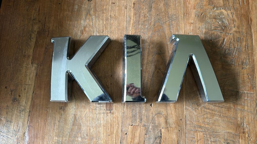 GROOT KIA LOGO EMBLEEM, Ophalen of Verzenden