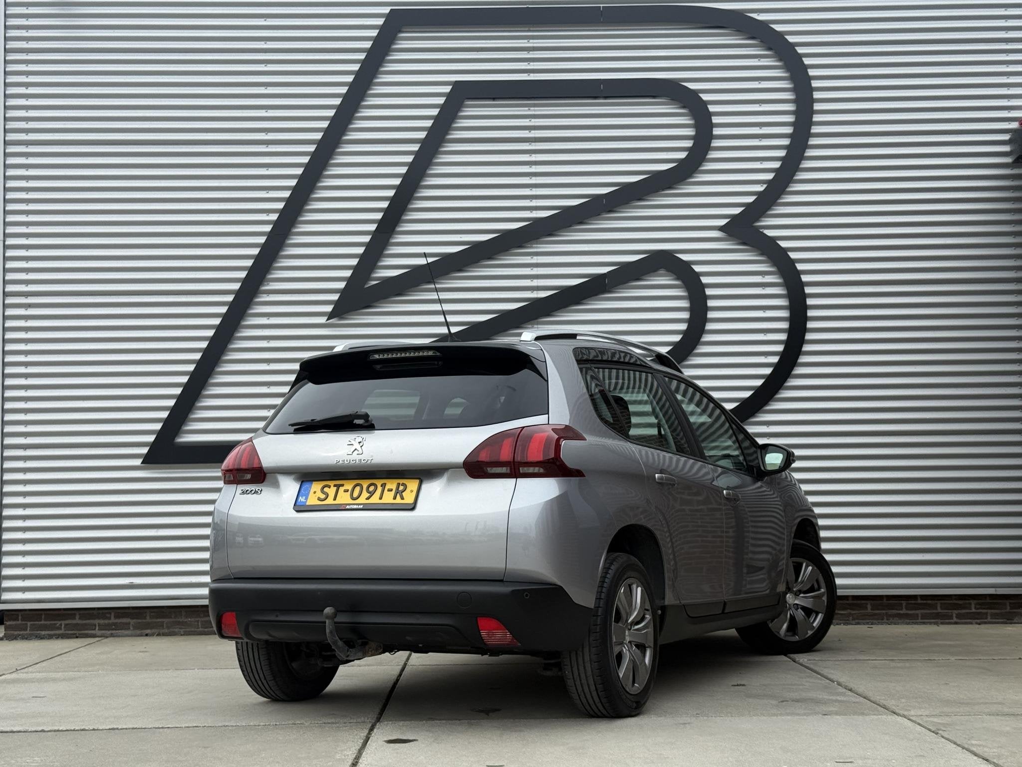 Peugeot 2008 1.2 PureTech Blue Lion 2e Eigenaar|Navi|Pano|Tr, Auto's, Voorwielaandrijving, Stof, Euro 6, Origineel Nederlands