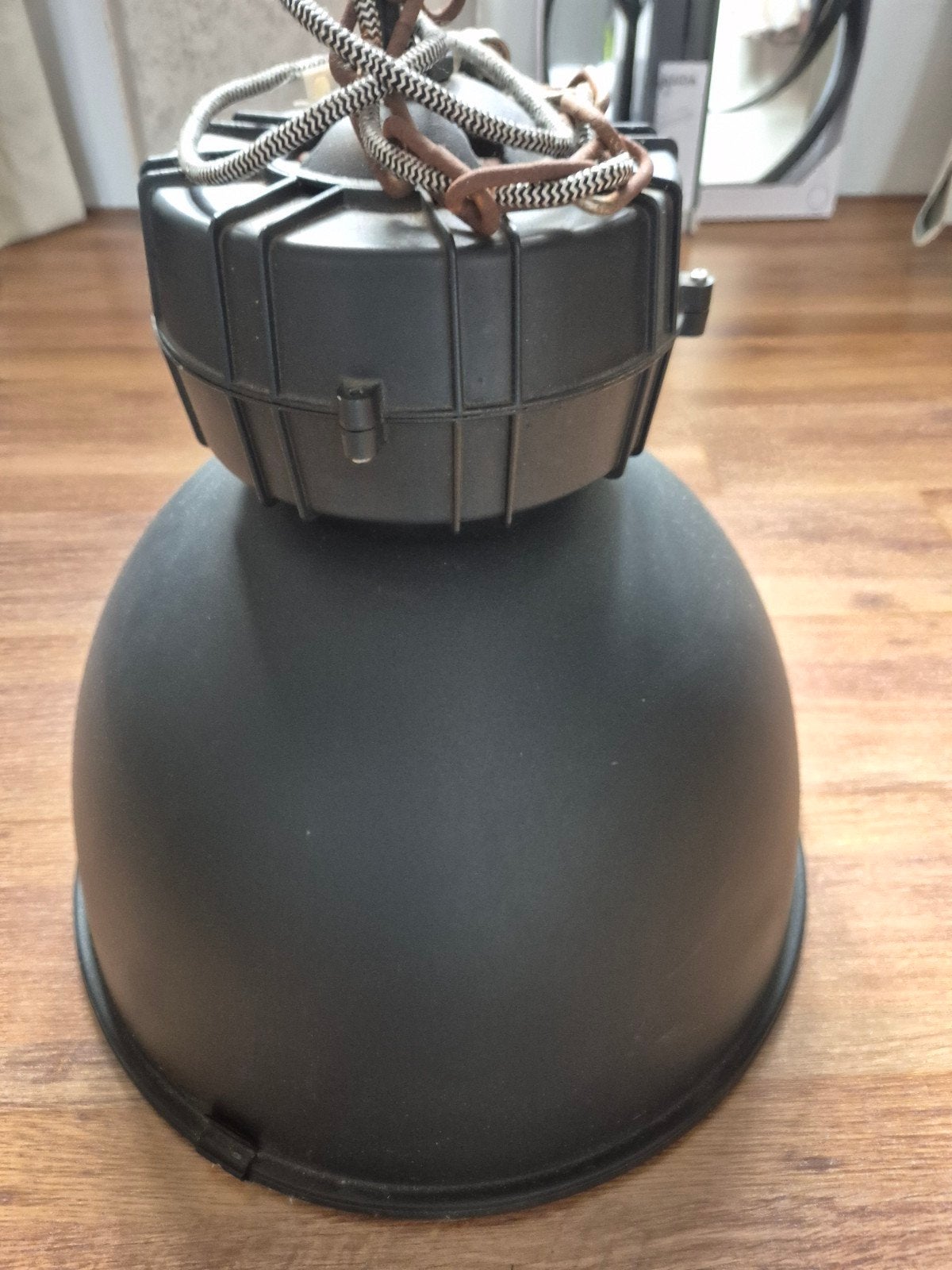 Industriële Hanglamp, Ophalen