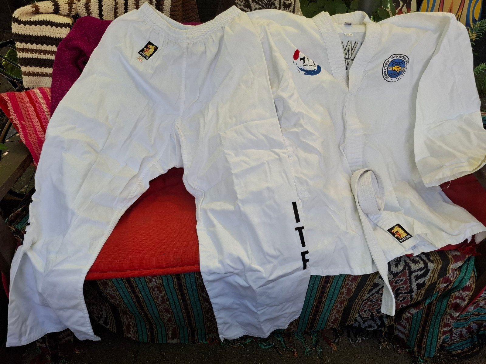 Taekwondo-pak maat 170 + band - Nieuw, Maat XS of kleiner, Ophalen of Verzenden, Nieuw, Taekwondo