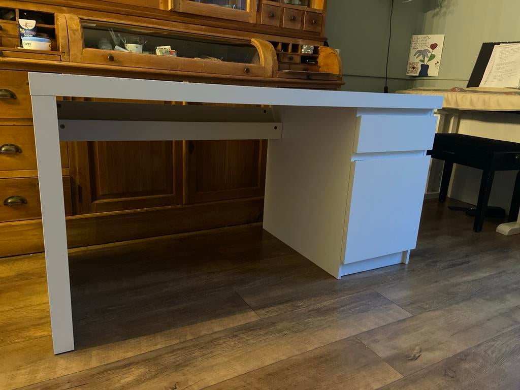 Ikea Malm burea, Huis en Inrichting, Bureaus, Ophalen of Verzenden, Zo goed als nieuw