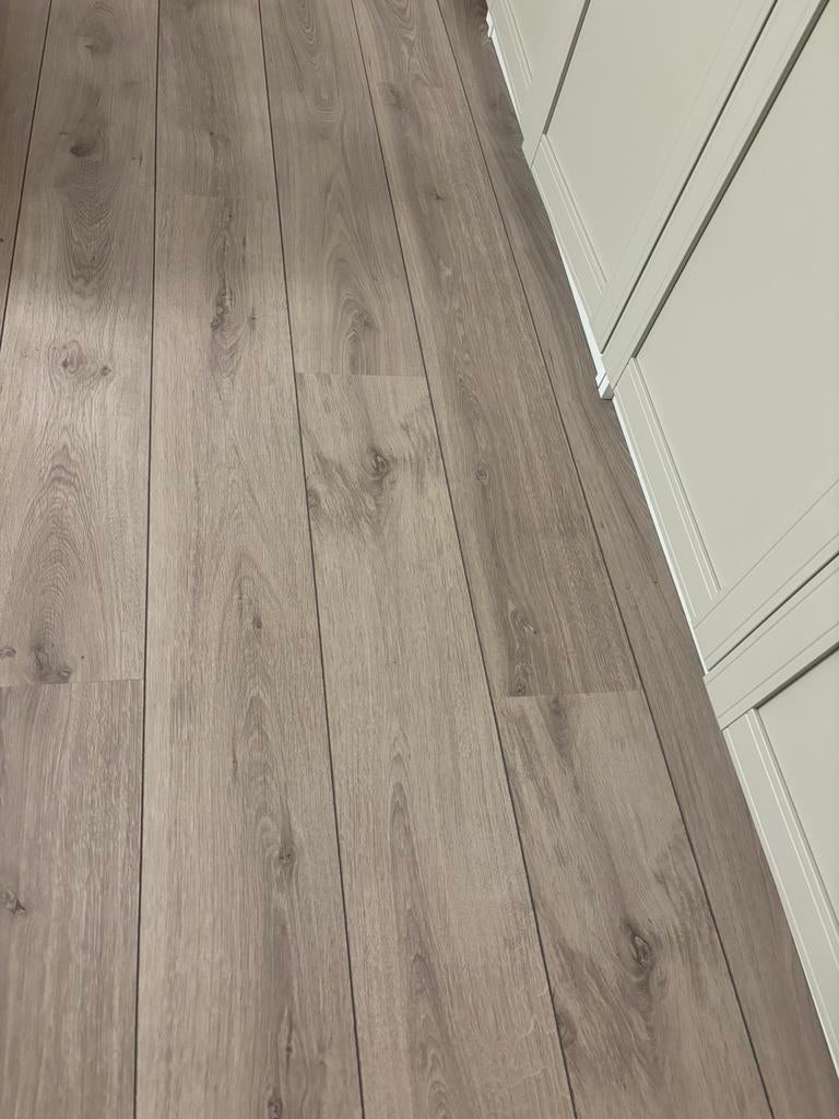 Laminaat eiken vloer 18 m² – goede staat – Zaandam, Doe-het-zelf en Verbouw, Vloerdelen en Plavuizen, Ophalen, 50 tot 150 cm, Zo goed als nieuw
