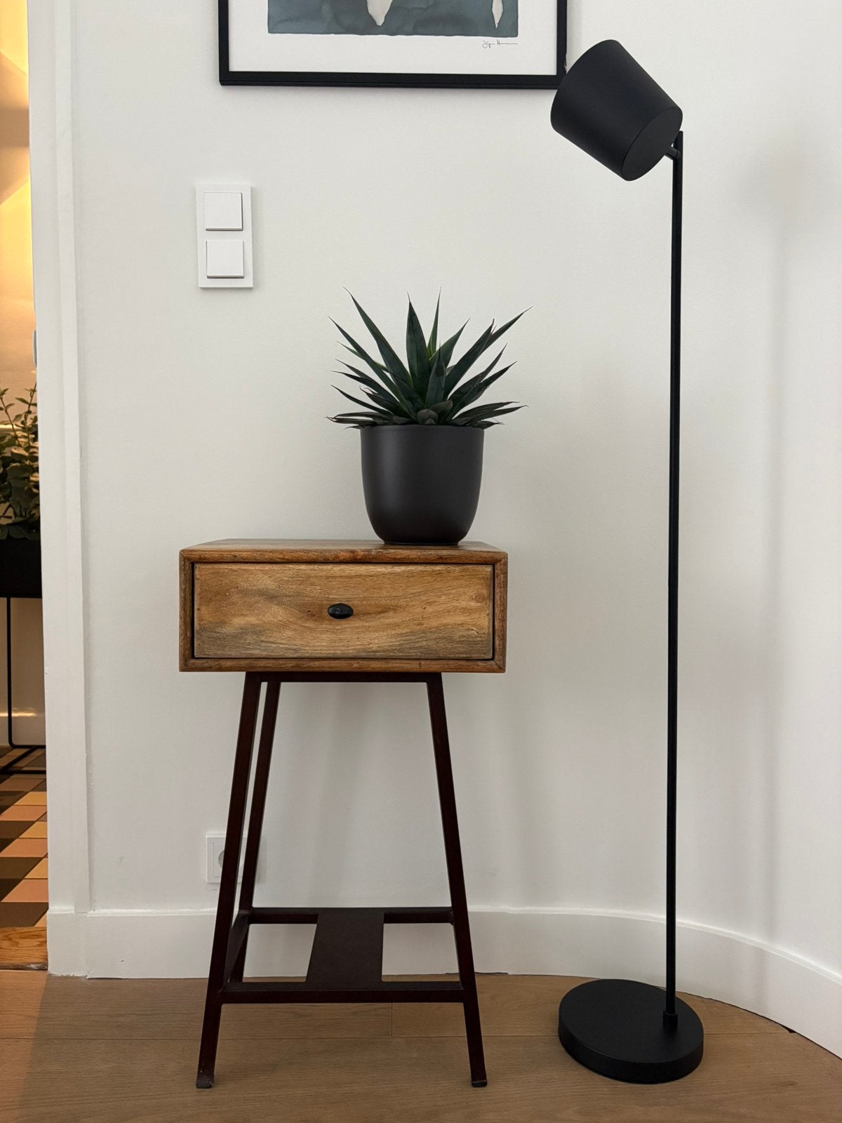 Nachtkastje mangohout, Huis en Inrichting, Slaapkamer | Nachtkastjes, Ophalen, Zo goed als nieuw, Minder dan 45 cm