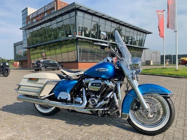 Harley-Davidson FLHRC ROADKING REVIVAL (bj 2017), Dopplerlaan 26
9207 HC  Drachten, NL, H-D Benelux B.V., Bedrijf, Info@m-point.frl
