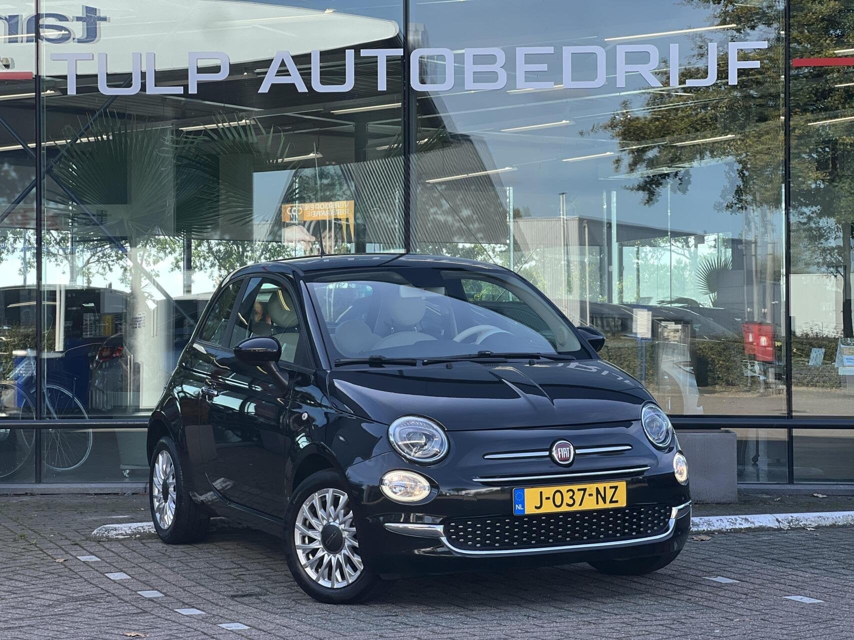 Fiat 500 1.0 Hybrid Lounge Airco Clima Cruise 1eEig NLauto N, Dealer onderhouden, Stof, 4 stoelen, Zwart
