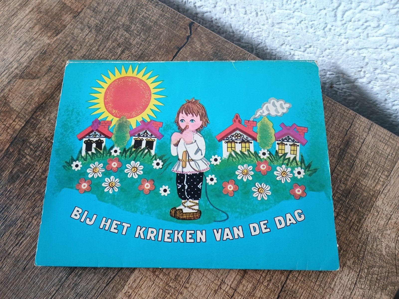 Oud pop-up boek - 1979 - Bij het krieken van de dag, Ophalen of Verzenden, Gelezen