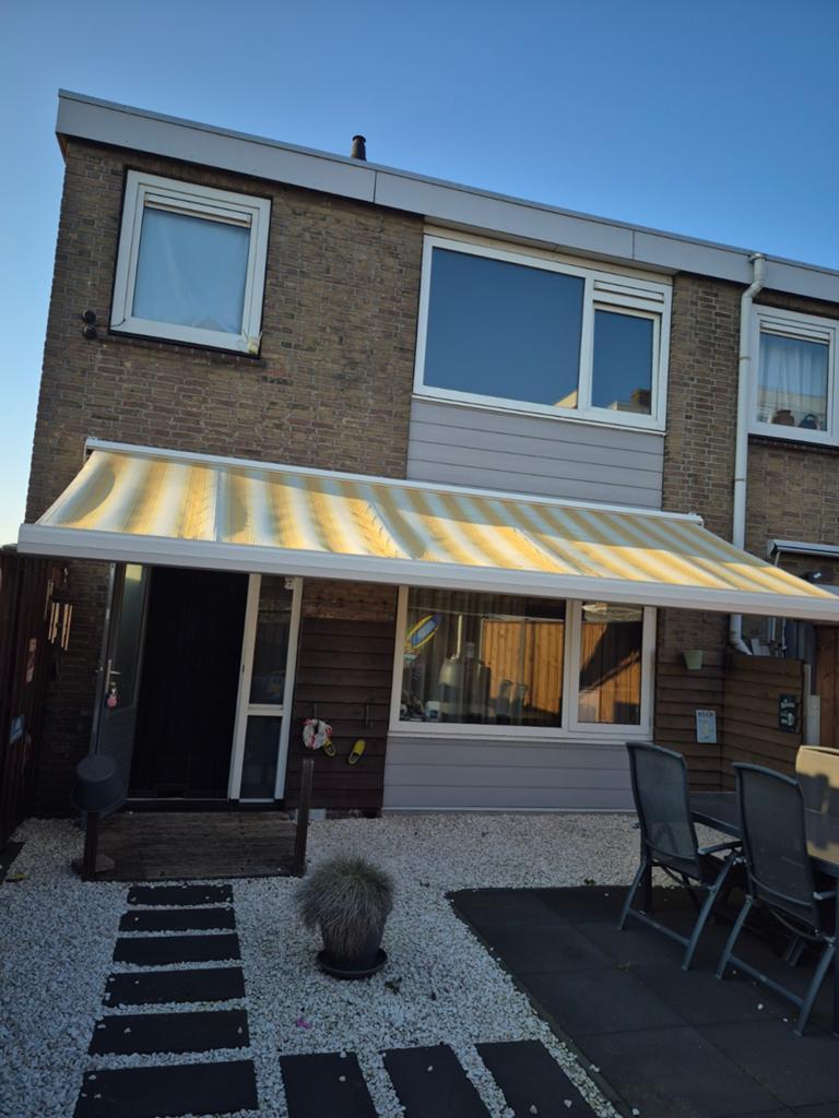 Zonnescherm, 5,50 uitval 3 mtr, Tuin en Terras, Zonneschermen, Ophalen of Verzenden, Gebruikt, Knikarmscherm, Elektrisch