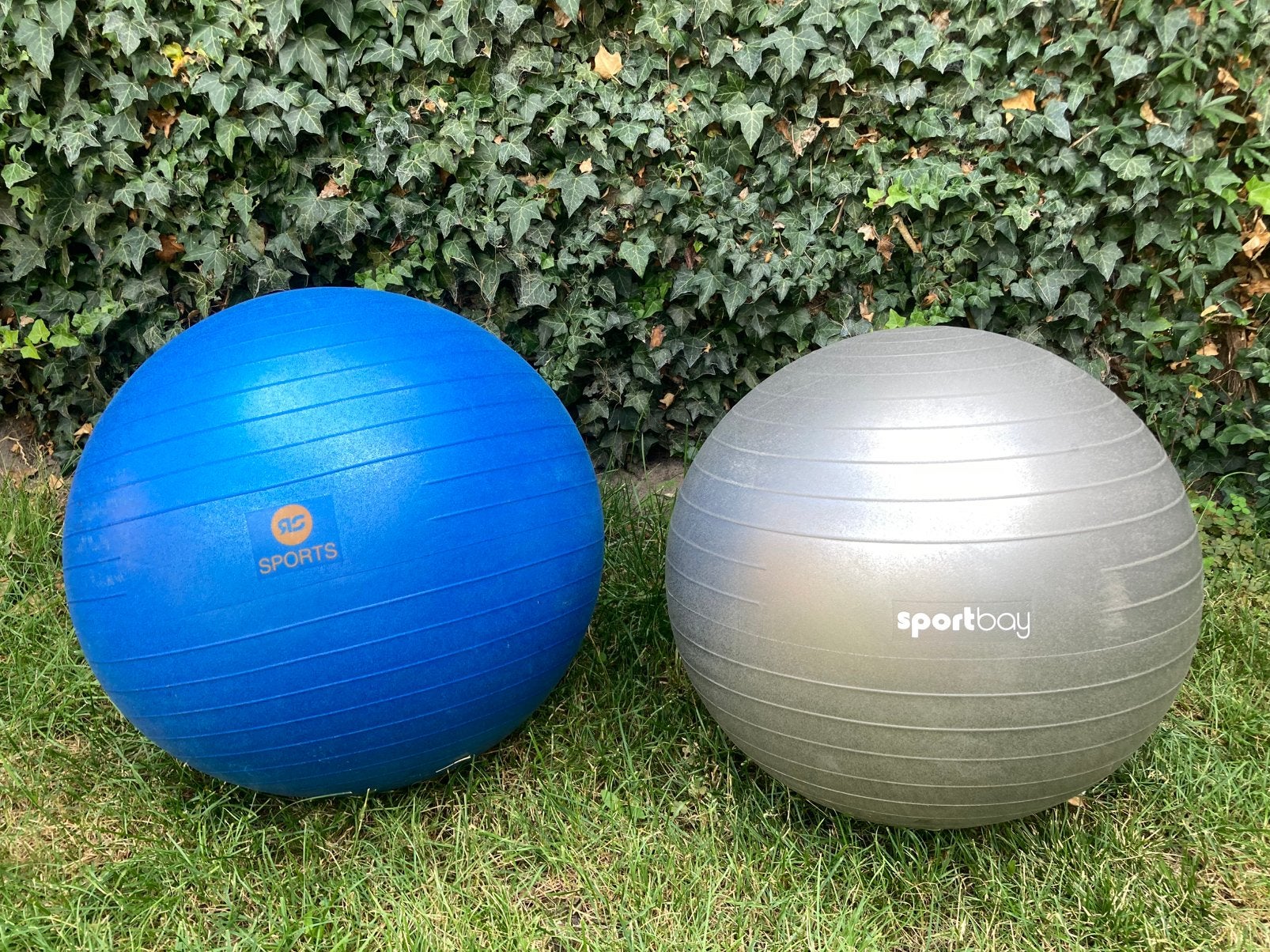 2 fitnessballen grijs en blauw, Sport en Fitness, Ophalen of Verzenden, Zo goed als nieuw