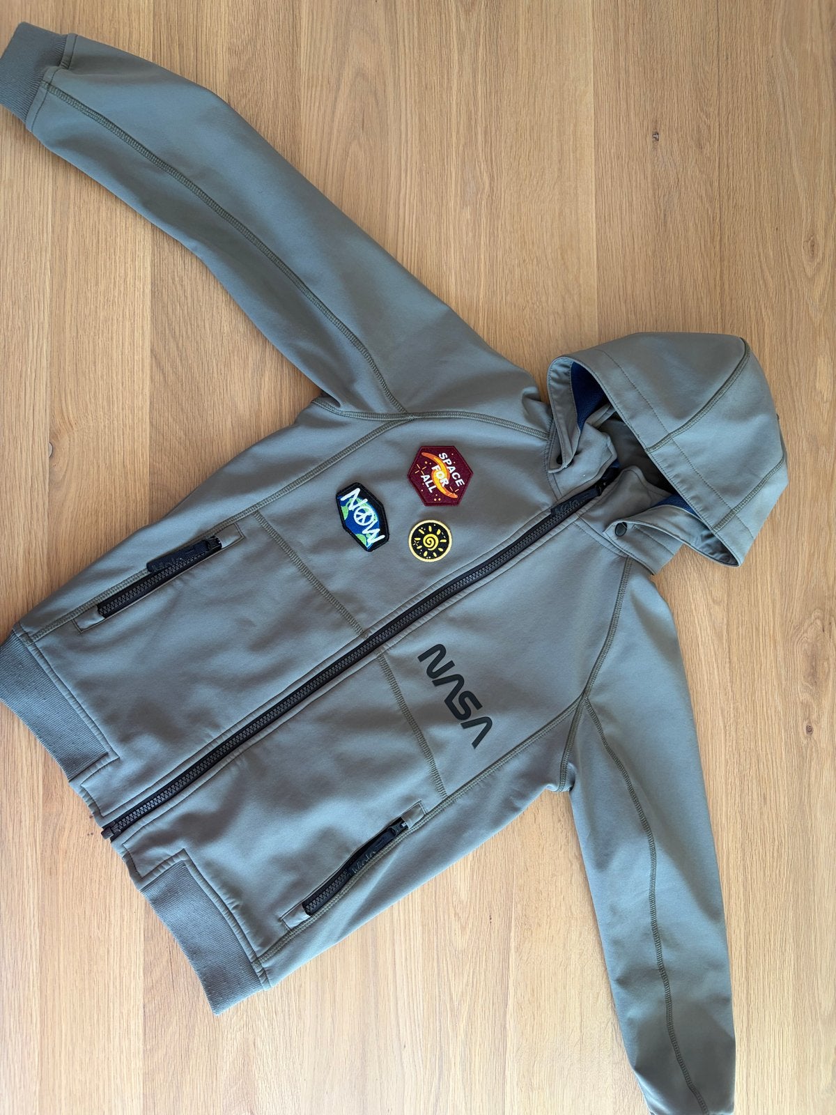 Molo Softshell Jas NASA Patches Maat 140, Ophalen of Verzenden, Gebruikt, Jongen of Meisje, Jas