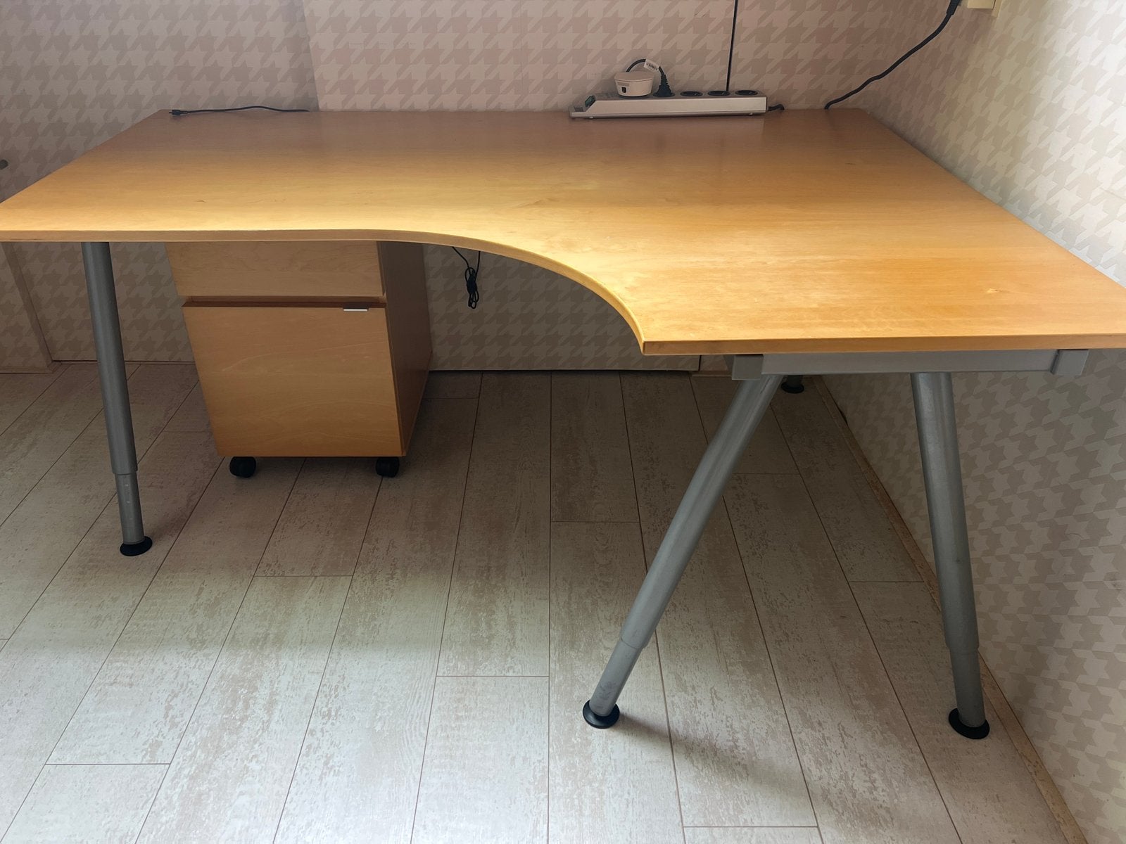 Hoek bureau met ladeblok, Ophalen, 160 cm, Gebruikt, 120 cm