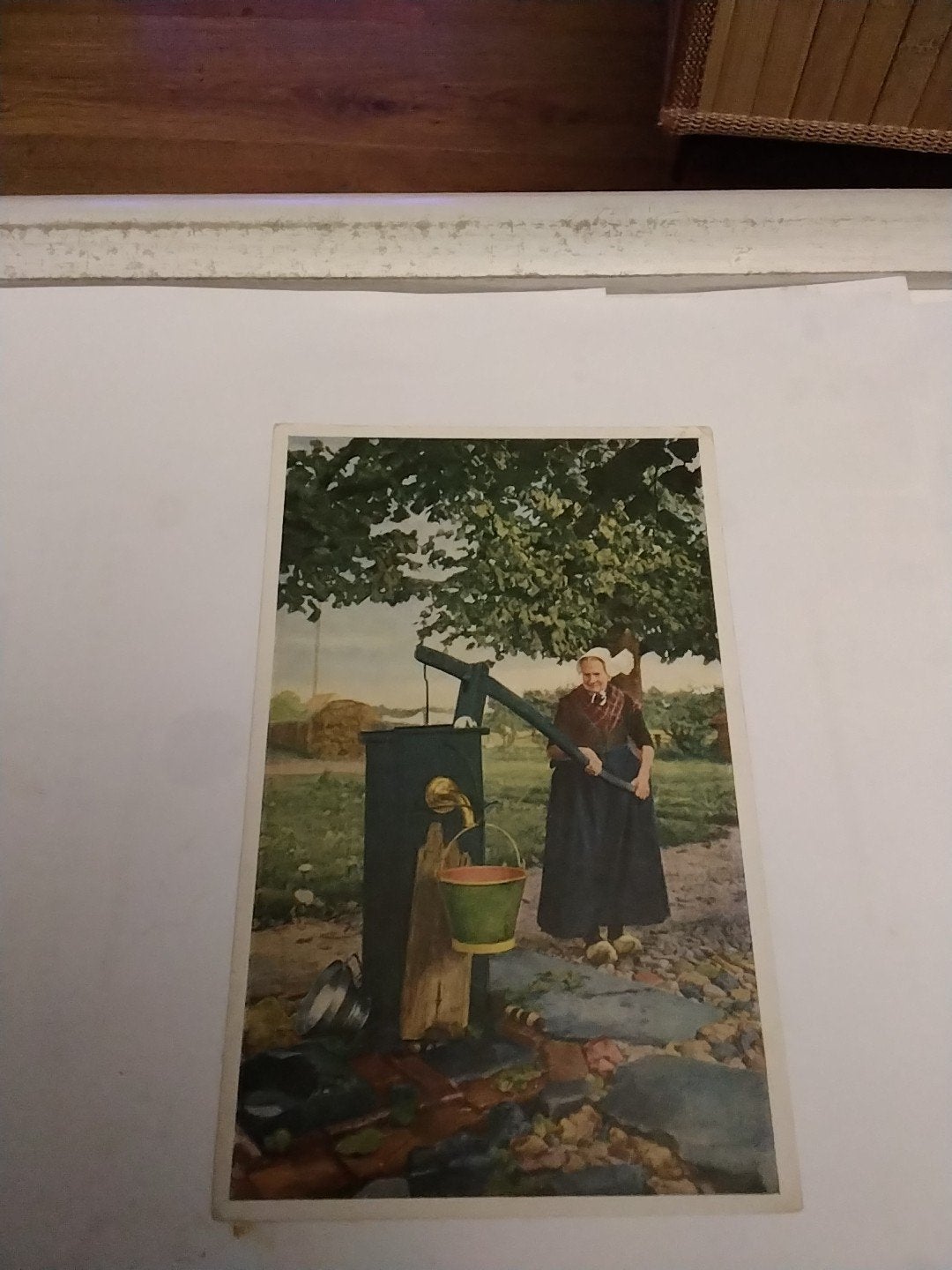 Oude ansichtkaart Elspeet: Vrouw aan de pomp, Ophalen of Verzenden, Voor 1920, Gelopen, Gelderland