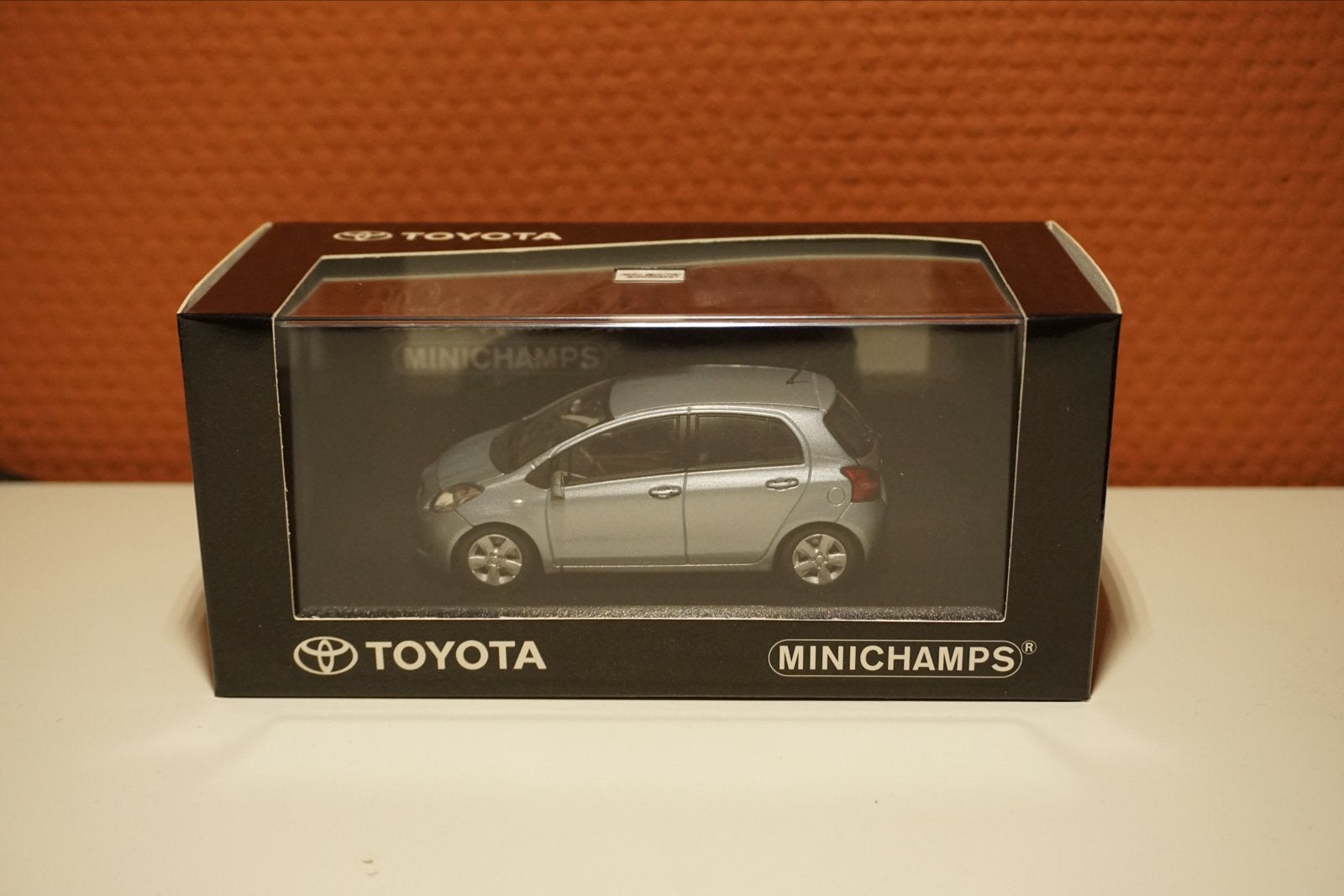 Foto 3 van Minichamps Toyota Modelauto's - Diverse Modellen