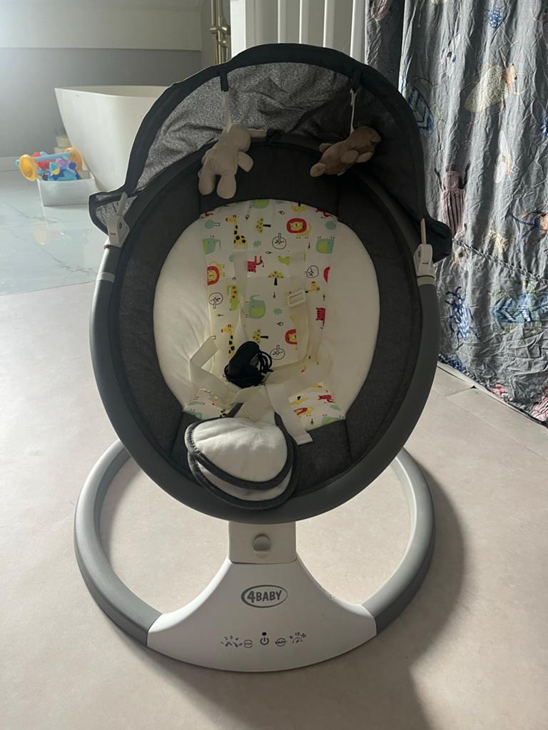 Elektrische Baby Schommelstoel met Muziek - 4BABY, Ophalen, Zo goed als nieuw