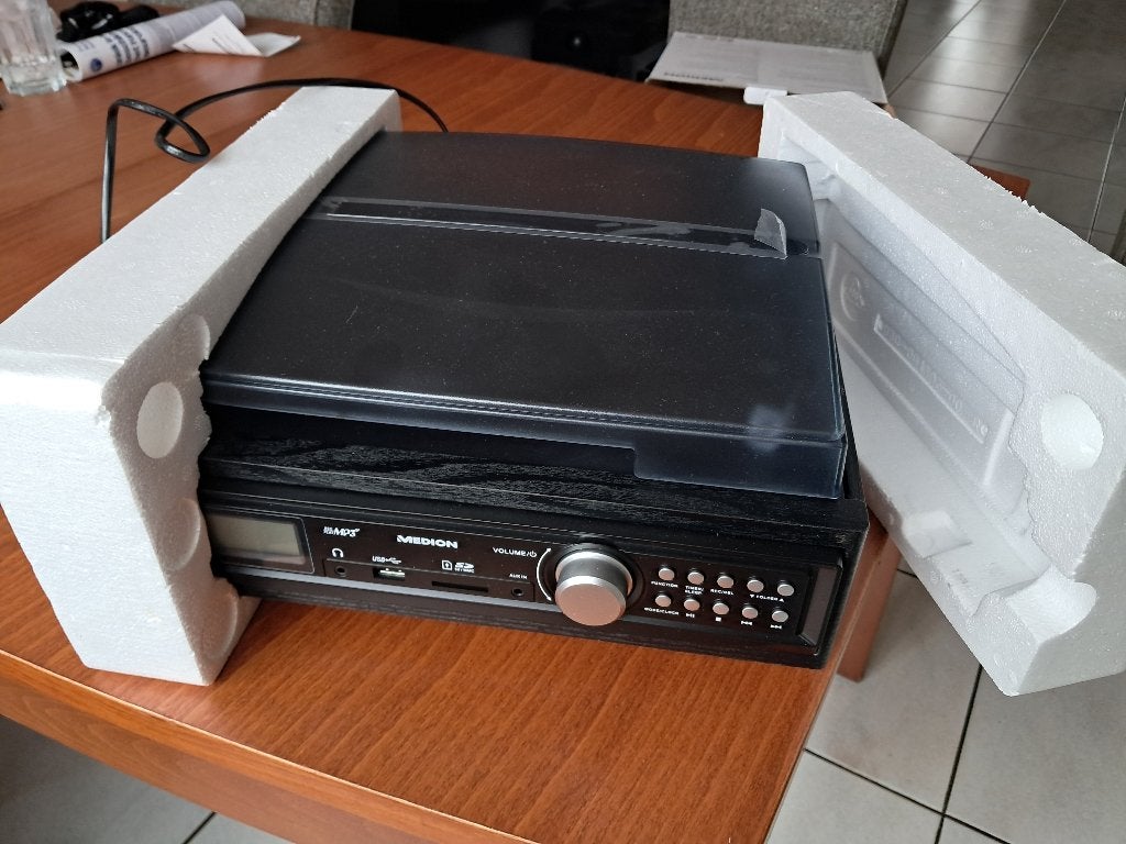 Medion Platenspeler met USB en SD-kaart functie, Overige merken, Ophalen of Verzenden, Zo goed als nieuw, USB-aansluiting