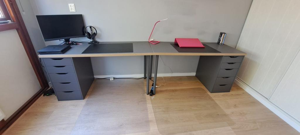 Bureau IKEA antraciet grijs 75,00, Ophalen, Zo goed als nieuw
