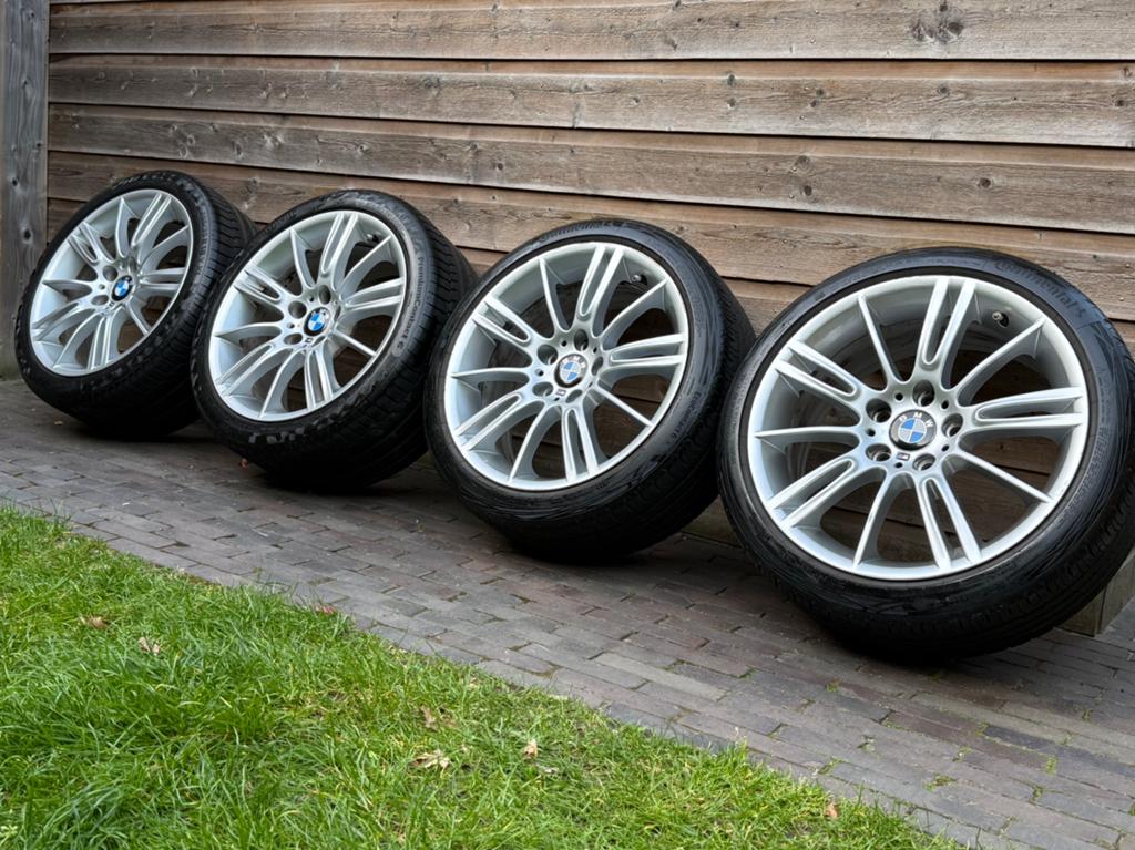 Orig BMW Styling 193M 18 inch velgen breedset + zomerbanden, 18 inch, Gebruikt, 255 mm, Banden en Velgen