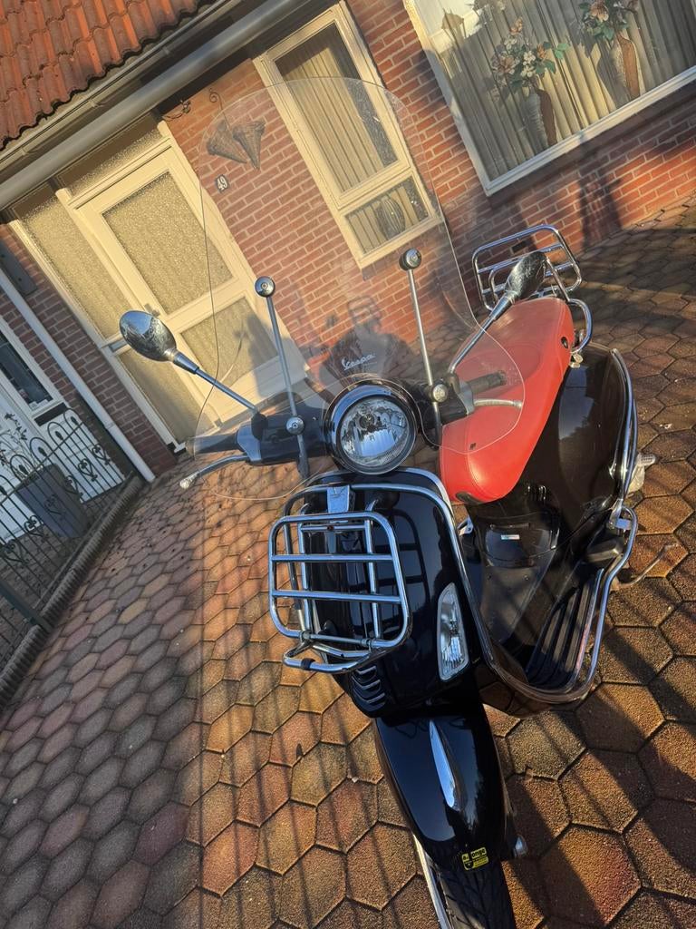 Vespa Primavera 1e eigenaar, Fietsen en Brommers, Scooters | Vespa, Zo goed als nieuw, Overige modellen, Benzine, Ophalen