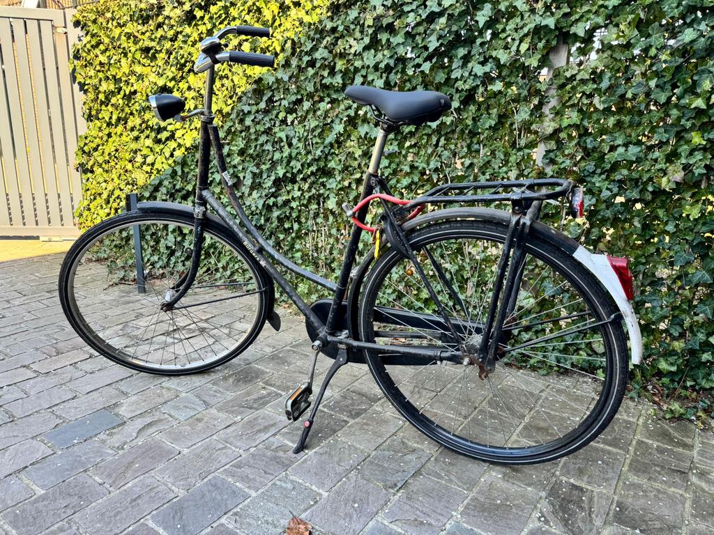 Oude stadsfiets met nieuwe verlichting en zadel, Fietsen en Brommers, Fietsen | Dames | Damesfietsen, 53 tot 56 cm, Ophalen, Gebruikt