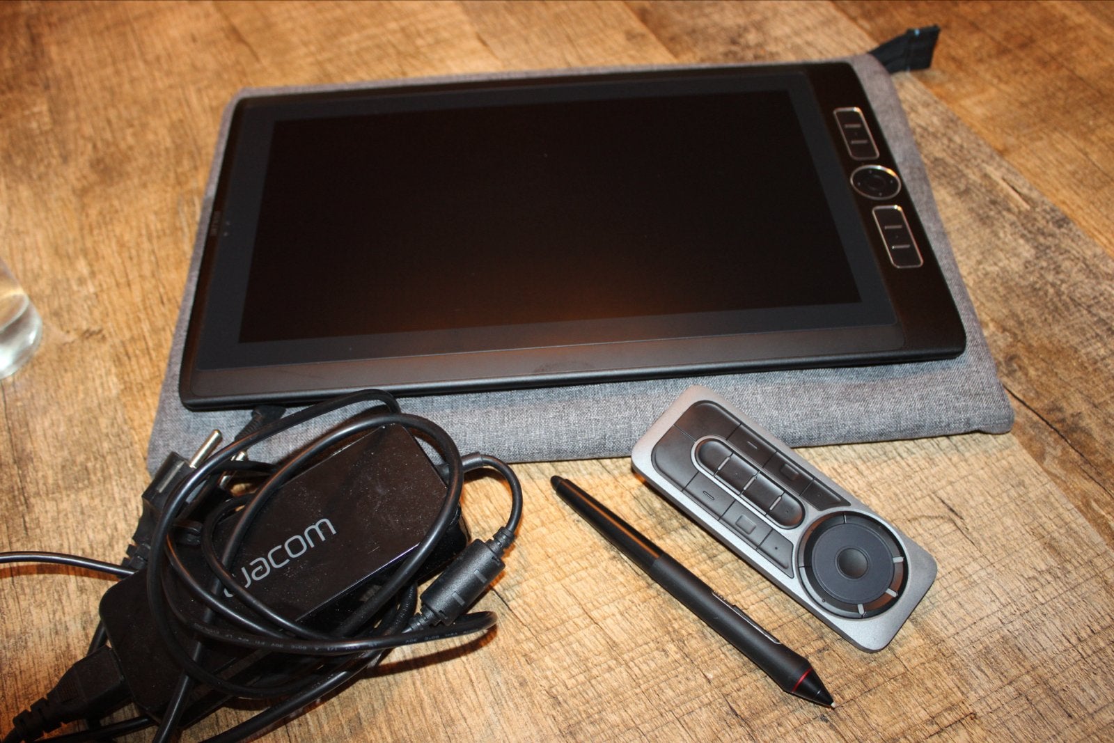 Wacom MobileStudio Pro 13 Tekentablet - Zo goed als nieuw, Computers en Software, Ophalen, Zo goed als nieuw