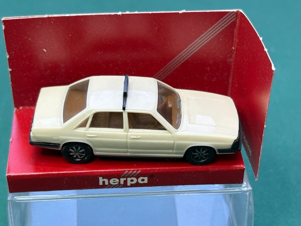 Herpa Audi 100 GL 5E IMG6844/5, Hobby en Vrije tijd, Modelauto's | 1:87, Ophalen of Verzenden, Zo goed als nieuw, Auto, Herpa