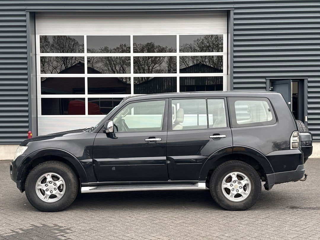 Mitsubishi PAJERO 7 persoons 3.0 V6 2.972cc 133kW (181pk) 4x, Auto's, Automaat, Gebruikt, Beige, 181 pk