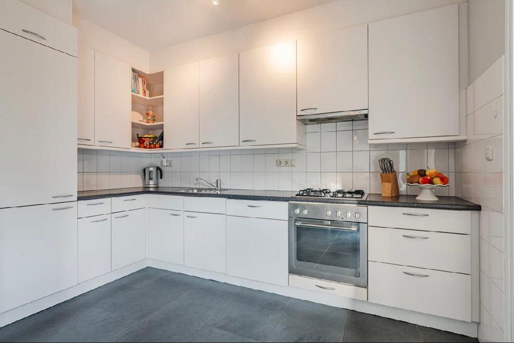 Volledige Keuken te koop met vaatwasser van een jaar oud!, Huis en Inrichting, Keuken | Complete keukens, Ophalen, Zo goed als nieuw