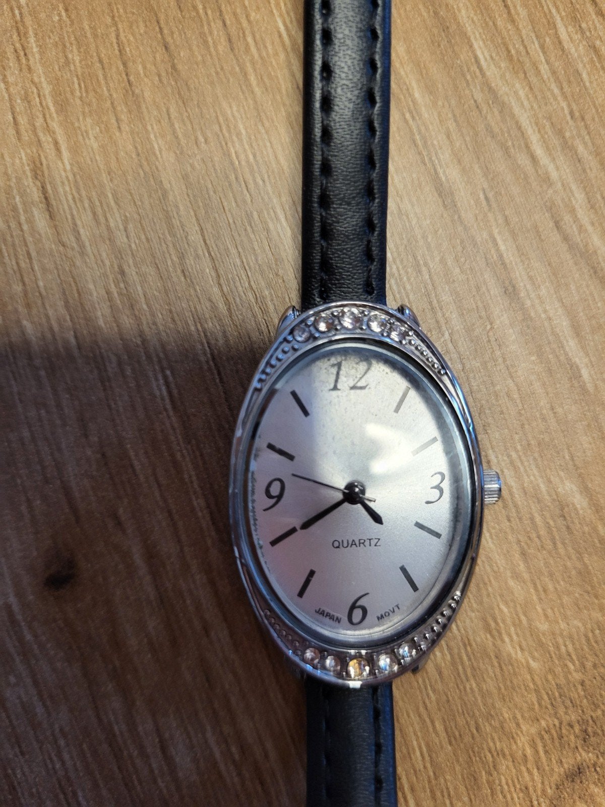 Dames horloges 1x zilverkleurig 1x zwart metaal 1x goudkleur, Ophalen of Verzenden, Staal, Overige merken