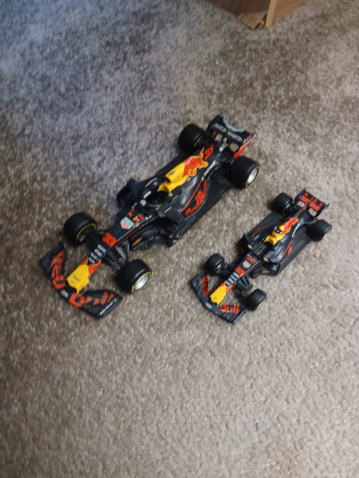 Max Verstappen Red Bull Racing modelauto's (set van 2), Ophalen, Zo goed als nieuw