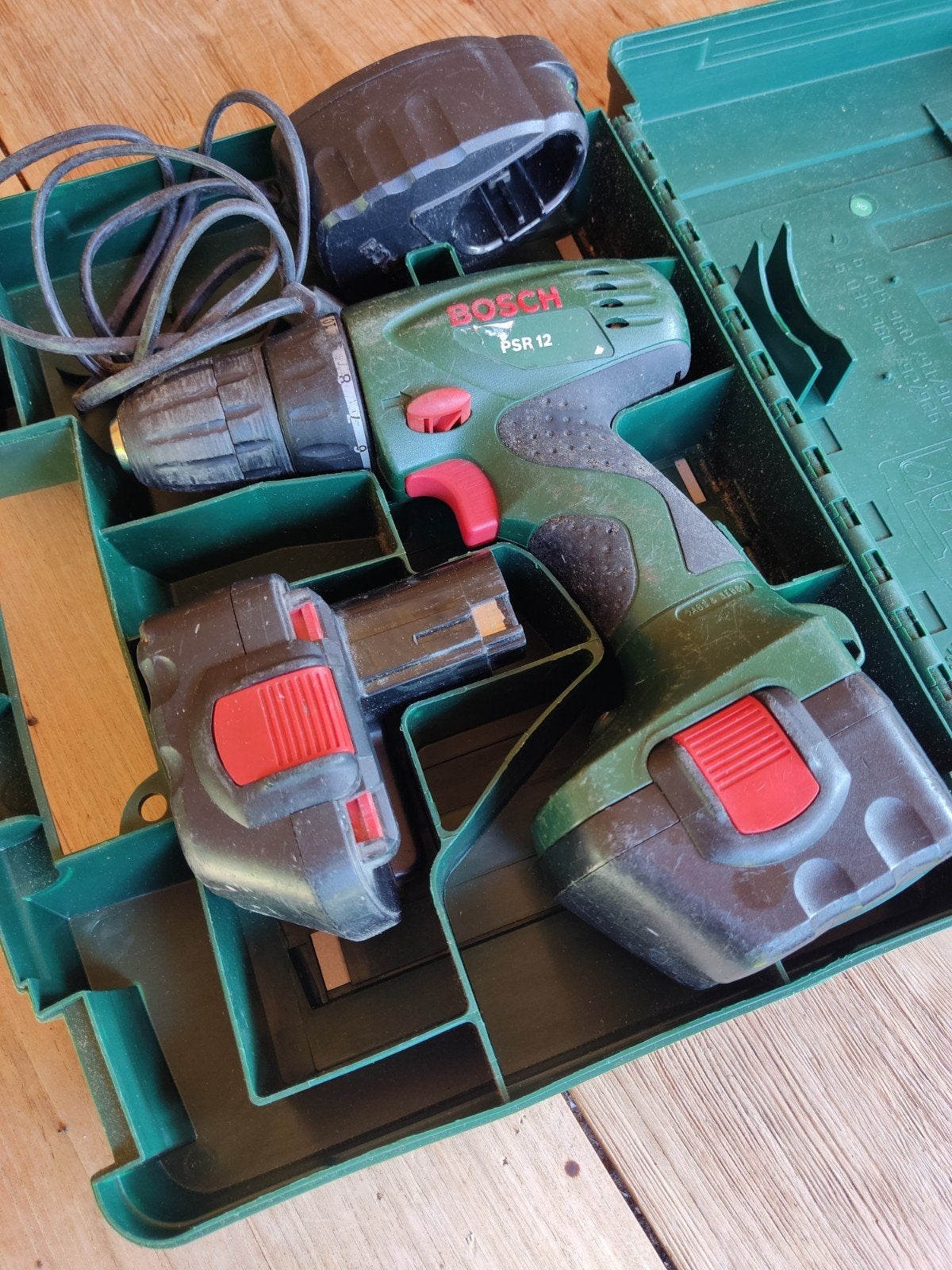 Bosch PSR 12 Accuboormachine met oplader en koffer, Gebruikt, Variabele snelheid, Ophalen of Verzenden, Boor- en Schroefmachine