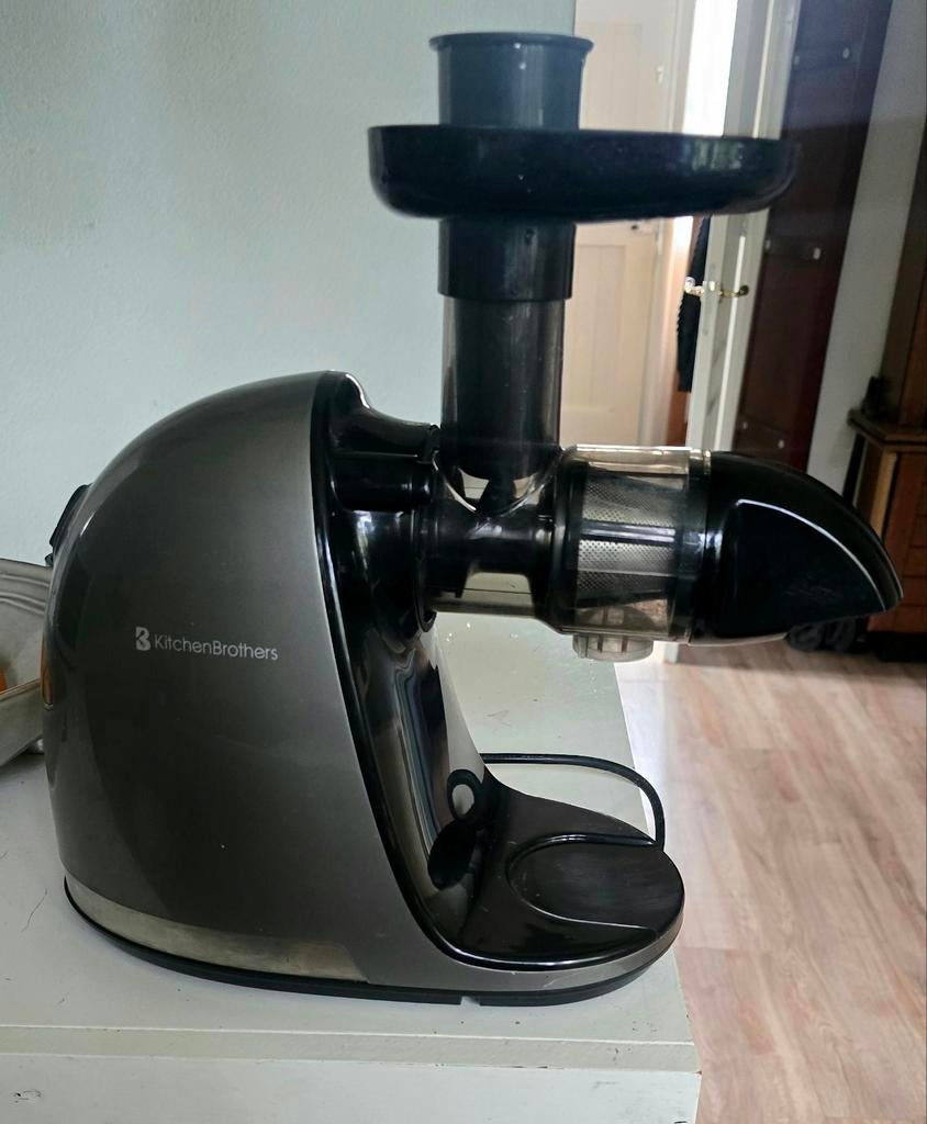 Slowjuicer kitchen brothers, Witgoed en Apparatuur, Juicers, Ophalen of Verzenden, Zo goed als nieuw, Slowjuicer